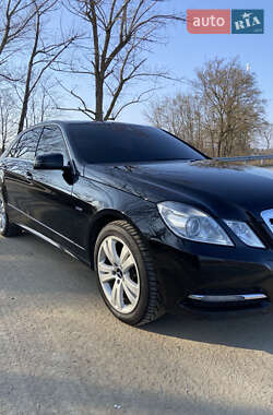 Седан Mercedes-Benz E-Class 2011 в 