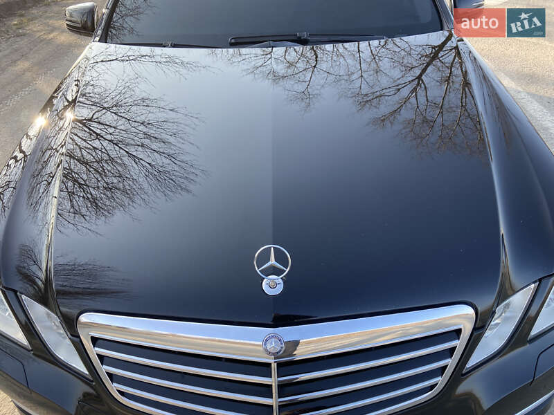 Седан Mercedes-Benz E-Class 2011 в Могилев-Подольске