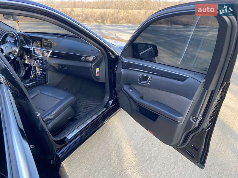Седан Mercedes-Benz E-Class 2011 в Могилев-Подольске