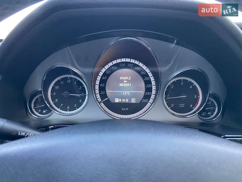 Седан Mercedes-Benz E-Class 2011 в Могилев-Подольске