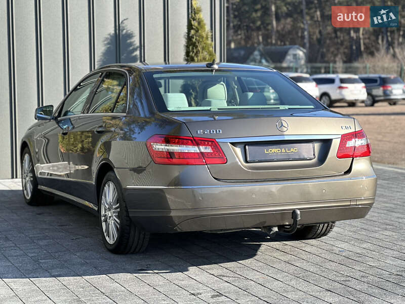 Седан Mercedes-Benz E-Class 2012 в Рівному