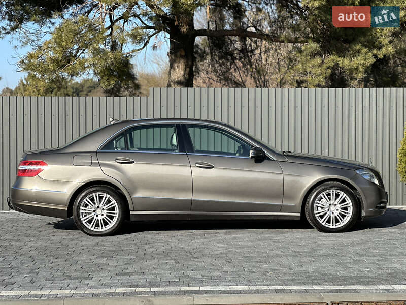Седан Mercedes-Benz E-Class 2012 в Рівному