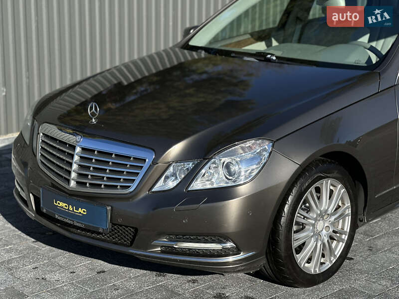 Седан Mercedes-Benz E-Class 2012 в Рівному