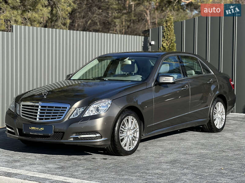 Седан Mercedes-Benz E-Class 2012 в Рівному