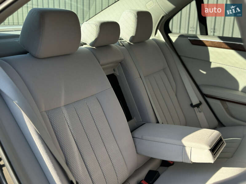 Седан Mercedes-Benz E-Class 2012 в Рівному