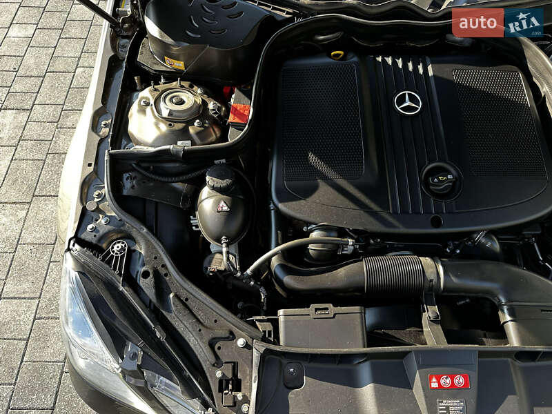 Седан Mercedes-Benz E-Class 2012 в Рівному