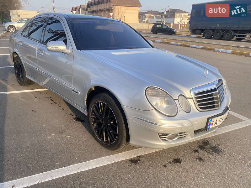 Седан Mercedes-Benz E-Class 2007 в Києві