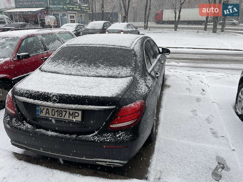 Седан Mercedes-Benz E-Class 2018 в Києві