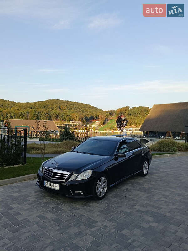 Седан Mercedes-Benz E-Class 2012 в Киеве