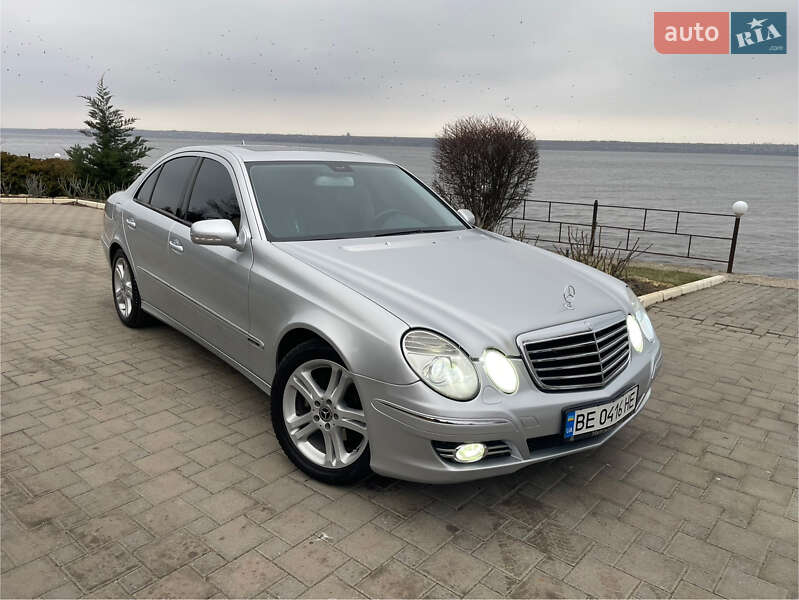 Седан Mercedes-Benz E-Class 2006 в Николаеве