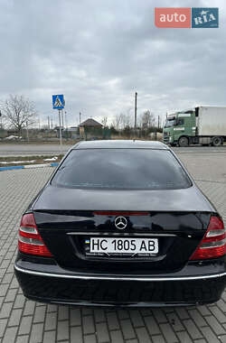 Седан Mercedes-Benz E-Class 2004 в Львове