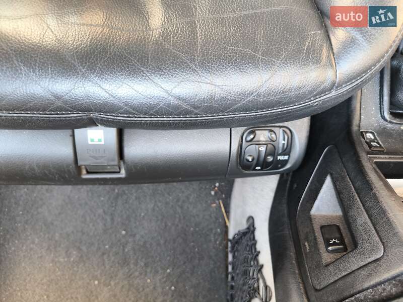 Седан Mercedes-Benz E-Class 1989 в Киеве