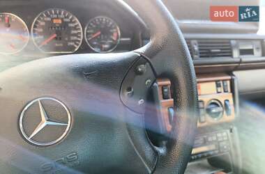 Седан Mercedes-Benz E-Class 1989 в 