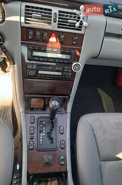 Седан Mercedes-Benz E-Class 1996 в 