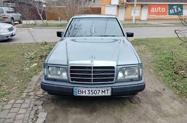 Седан Mercedes-Benz E-Class 1987 в Ізмаїлі