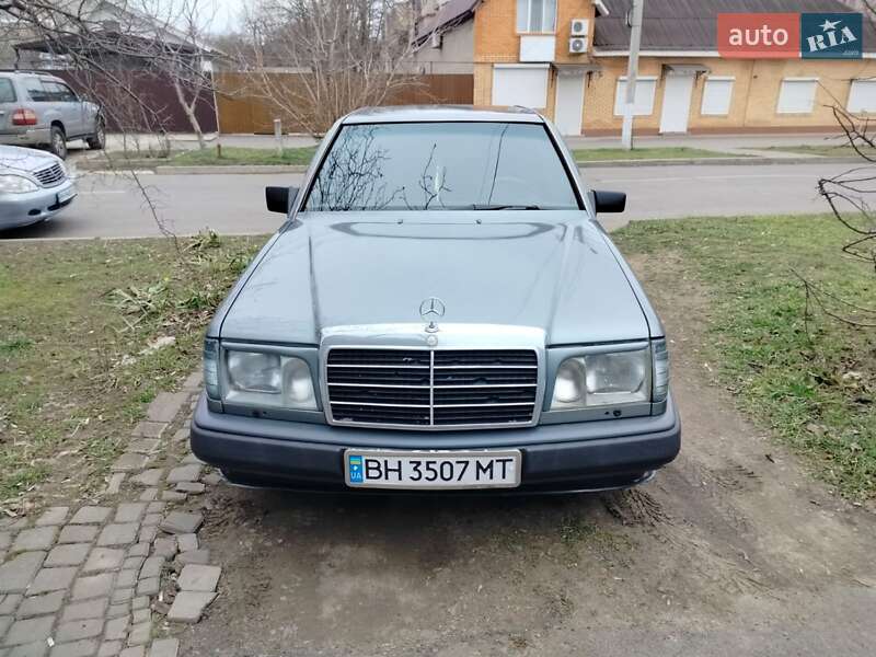 Седан Mercedes-Benz E-Class 1987 в Ізмаїлі