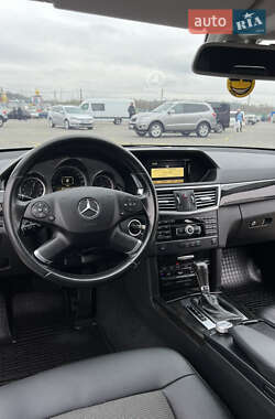 Універсал Mercedes-Benz E-Class 2011 в Чернівцях