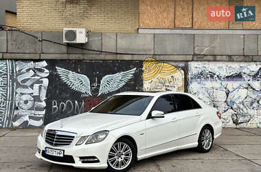 Седан Mercedes-Benz E-Class 2012 в Дніпрі