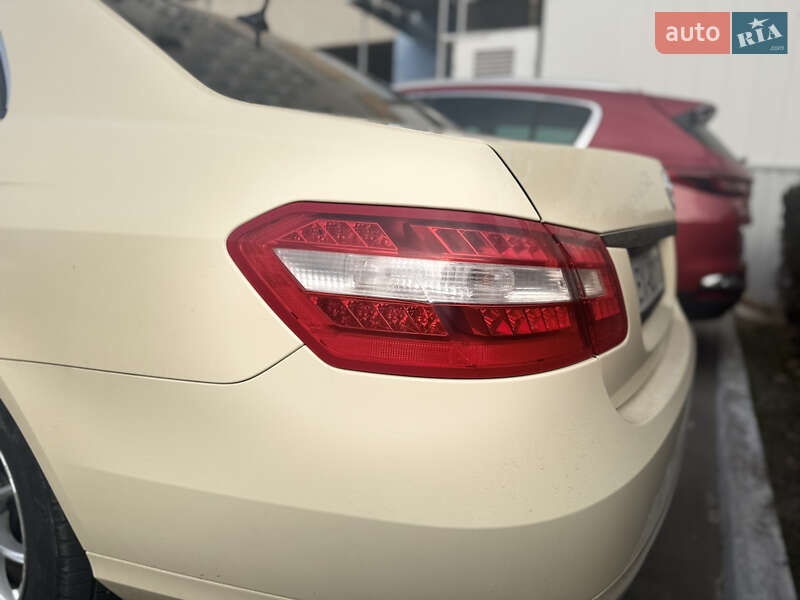 Седан Mercedes-Benz E-Class 2010 в Белой Церкви