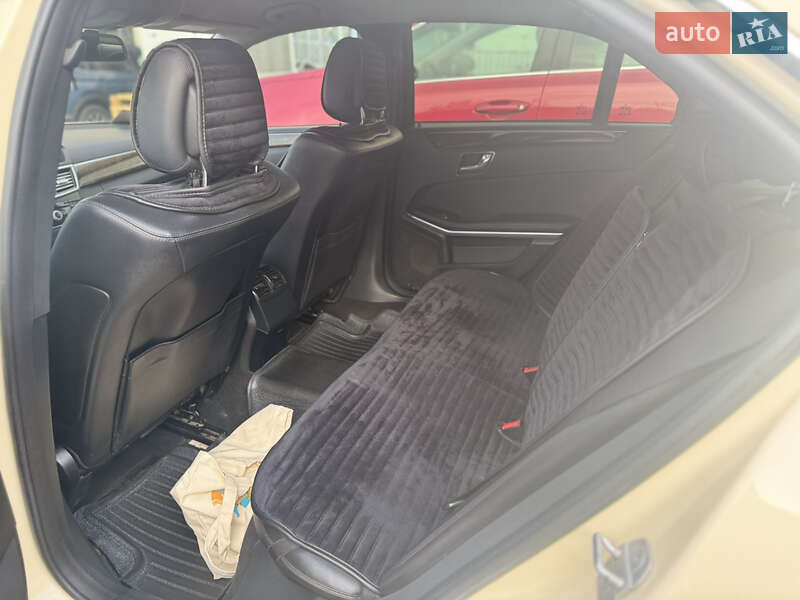 Седан Mercedes-Benz E-Class 2010 в Белой Церкви