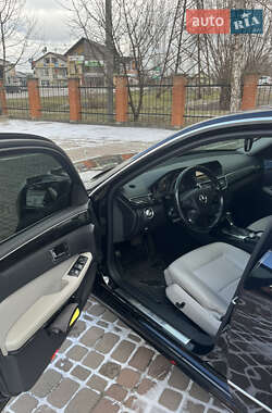 Седан Mercedes-Benz E-Class 2010 в Ивано-Франковске