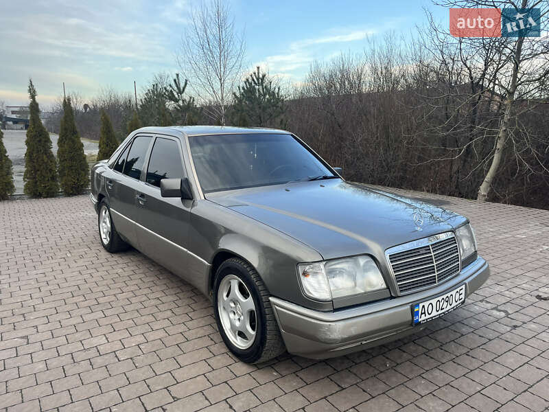 Седан Mercedes-Benz E-Class 1994 в Буске