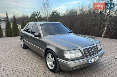 Седан Mercedes-Benz E-Class 1994 в 