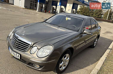 Седан Mercedes-Benz E-Class 2007 в Черновцах