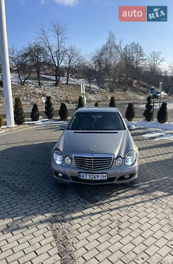 Седан Mercedes-Benz E-Class 2004 в Долине