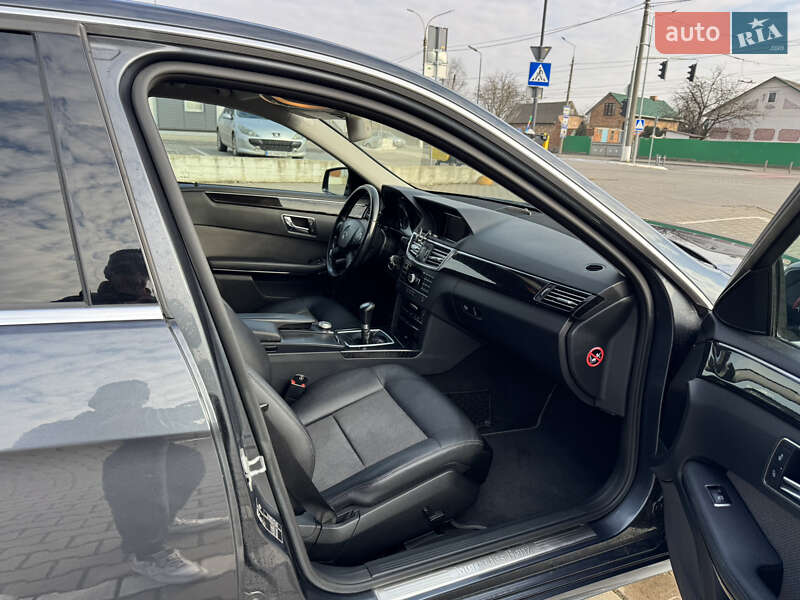 Седан Mercedes-Benz E-Class 2011 в Черновцах
