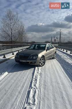 Седан Mercedes-Benz E-Class 2007 в Киеве