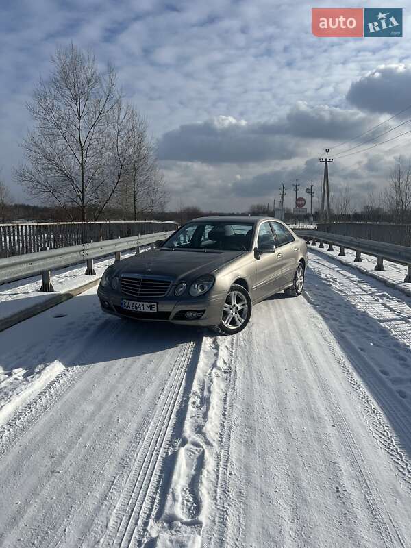 Седан Mercedes-Benz E-Class 2007 в Києві