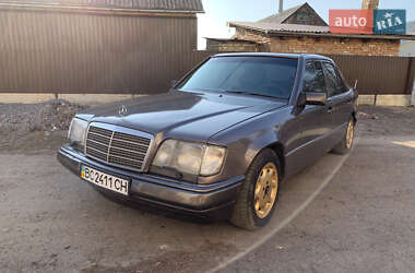 Седан Mercedes-Benz E-Class 1995 в Ровно