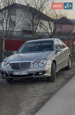 Седан Mercedes-Benz E-Class 2004 в Долине