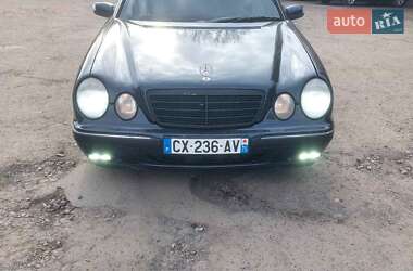 Седан Mercedes-Benz E-Class 2000 в Черновцах