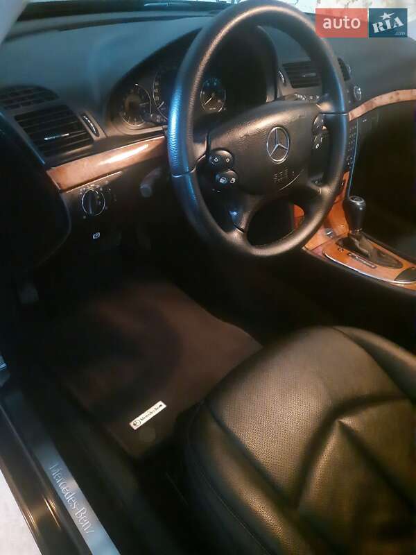 Седан Mercedes-Benz E-Class 2006 в Косові