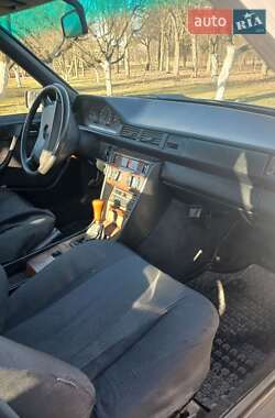 Седан Mercedes-Benz E-Class 1988 в 