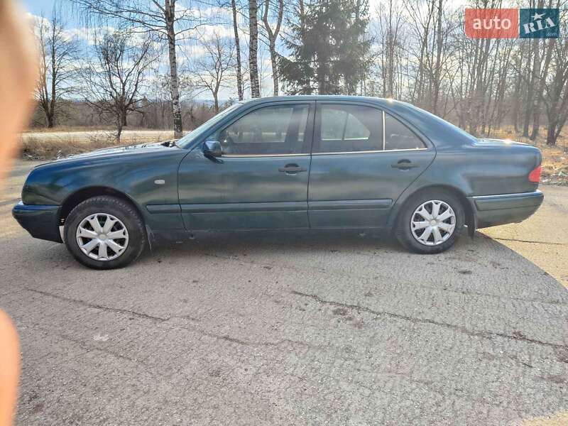 Седан Mercedes-Benz E-Class 1996 в Кельменцах фото 2 Седан Mercedes-Benz E-Class 1996 в Кельменцах
