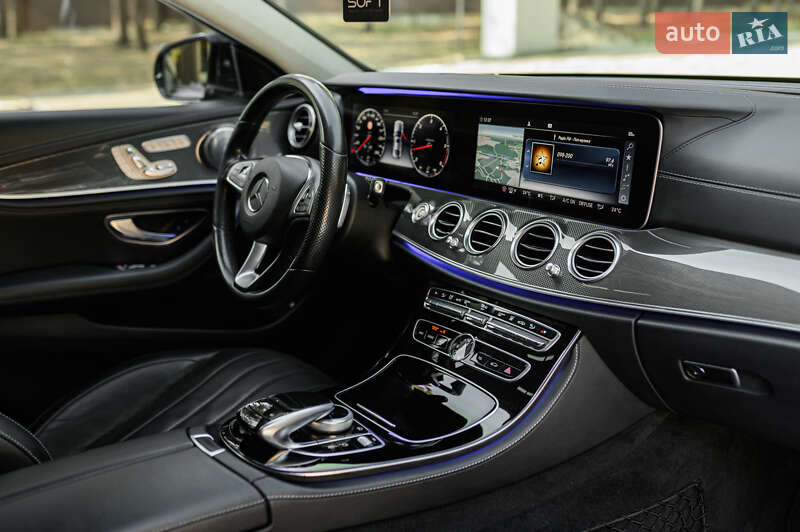 Седан Mercedes-Benz E-Class 2016 в Львові