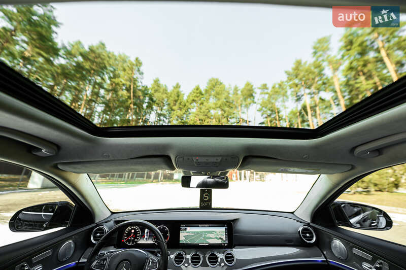 Седан Mercedes-Benz E-Class 2016 в Львові