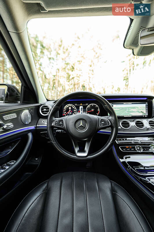 Седан Mercedes-Benz E-Class 2016 в Львові