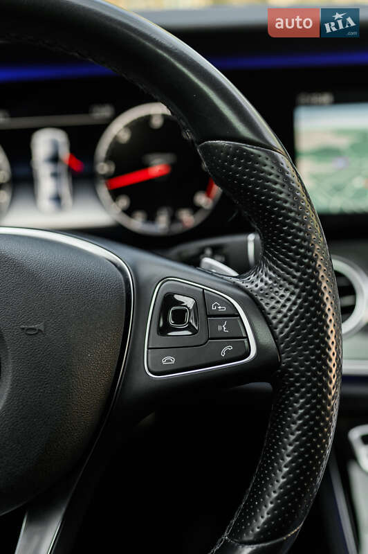 Седан Mercedes-Benz E-Class 2016 в Львові