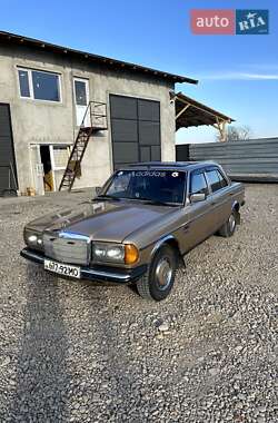 Седан Mercedes-Benz E-Class 1985 в 
