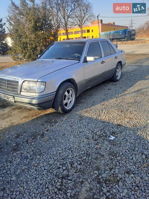 Mercedes-Benz E-Class 1993