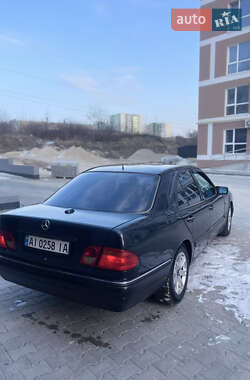 Седан Mercedes-Benz E-Class 1996 в 