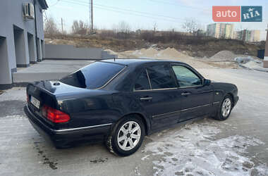 Седан Mercedes-Benz E-Class 1996 в 