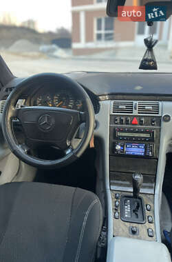 Седан Mercedes-Benz E-Class 1996 в 