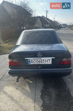 Седан Mercedes-Benz E-Class 1995 в Тячеві