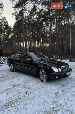 Седан Mercedes-Benz E-Class 2003 в Маневичах