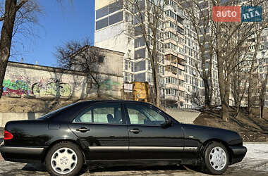 Седан Mercedes-Benz E-Class 1999 в Києві